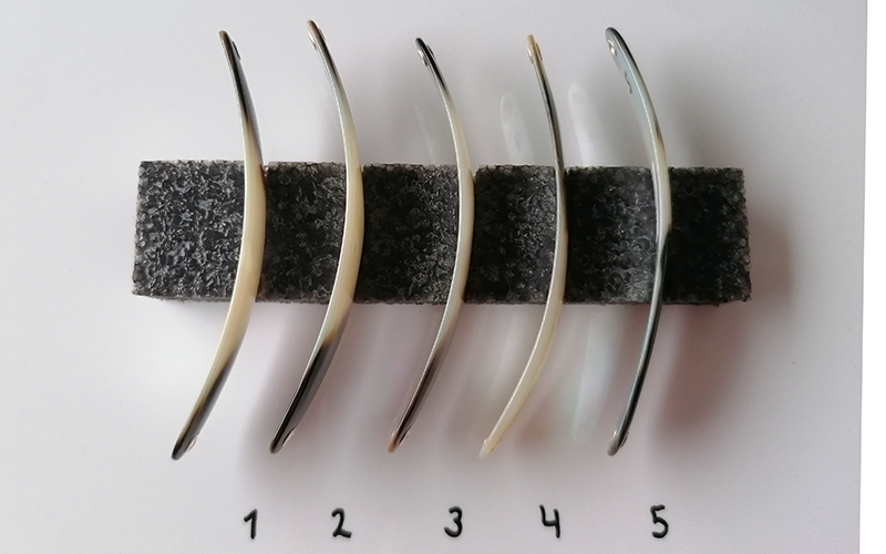 White Shadow Premium Perlmutt-Spange 10cm