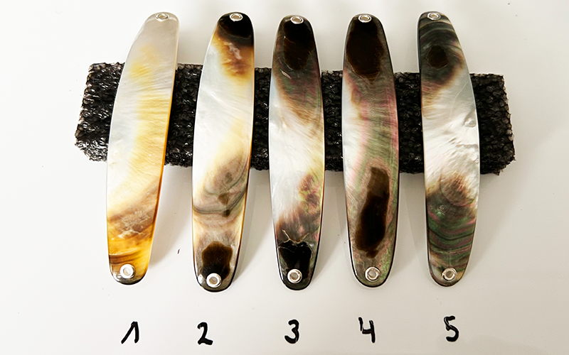 White Shadow Premium Perlmutt-Spange 10cm