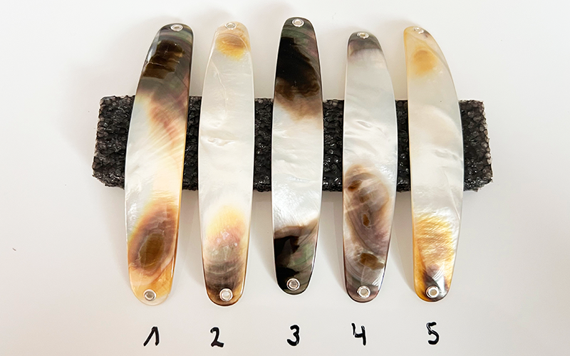 White Shadow Premium Perlmutt-Spange 11cm
