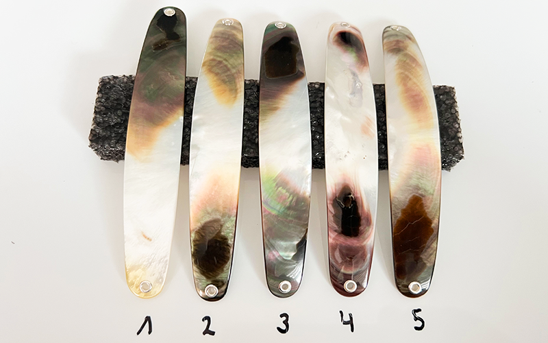 White Shadow Premium Perlmutt-Spange 12cm