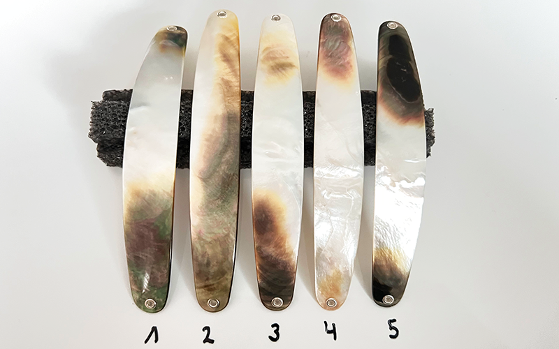 White Shadow Premium Perlmutt-Spange 13cm