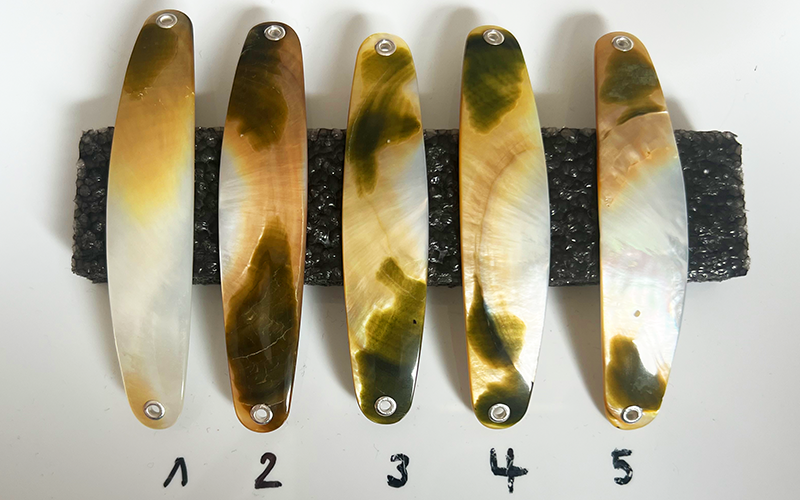 Jade Premium Perlmutt-Spange 9cm