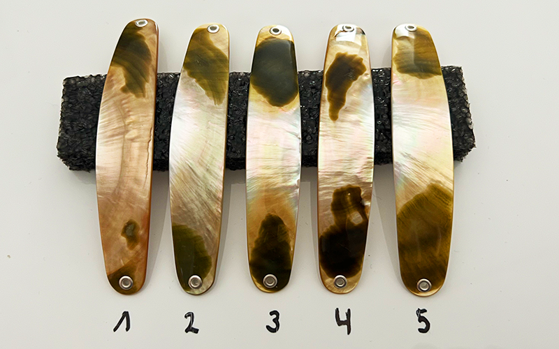 Jade Premium Perlmutt-Spange 10cm