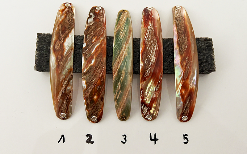 Jaspis Premium Perlmutt-Spange 10cm