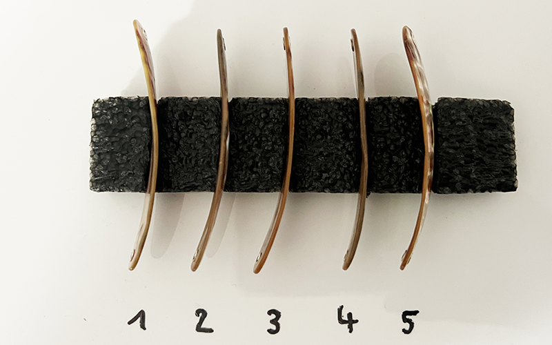 Jaspis Premium Perlmutt-Tropfen 8cm