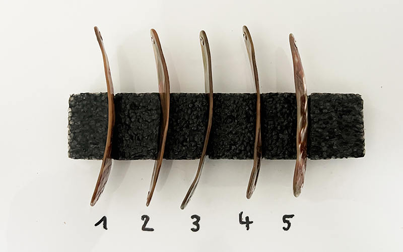 Jaspis Premium Perlmutt-Tropfen 8cm