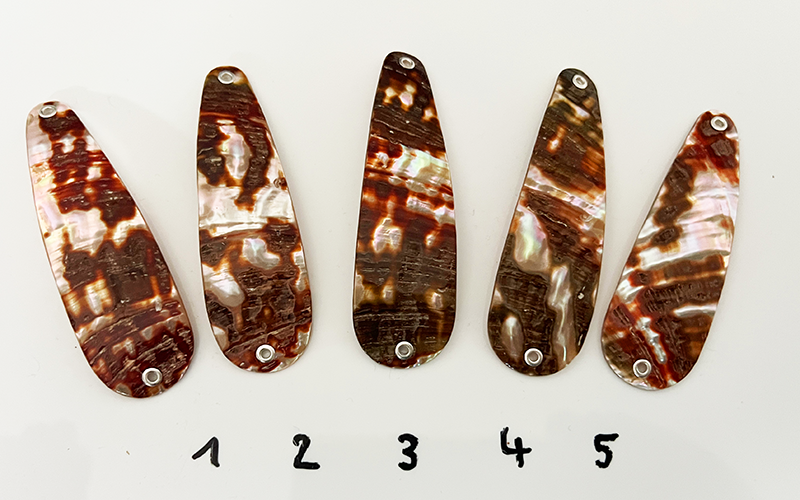 Jaspis Premium Perlmutt-Tropfen 8cm