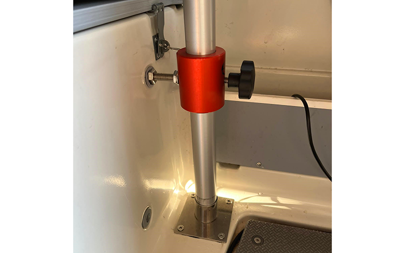 Stucki Mastenhalterung mit Gewindestange