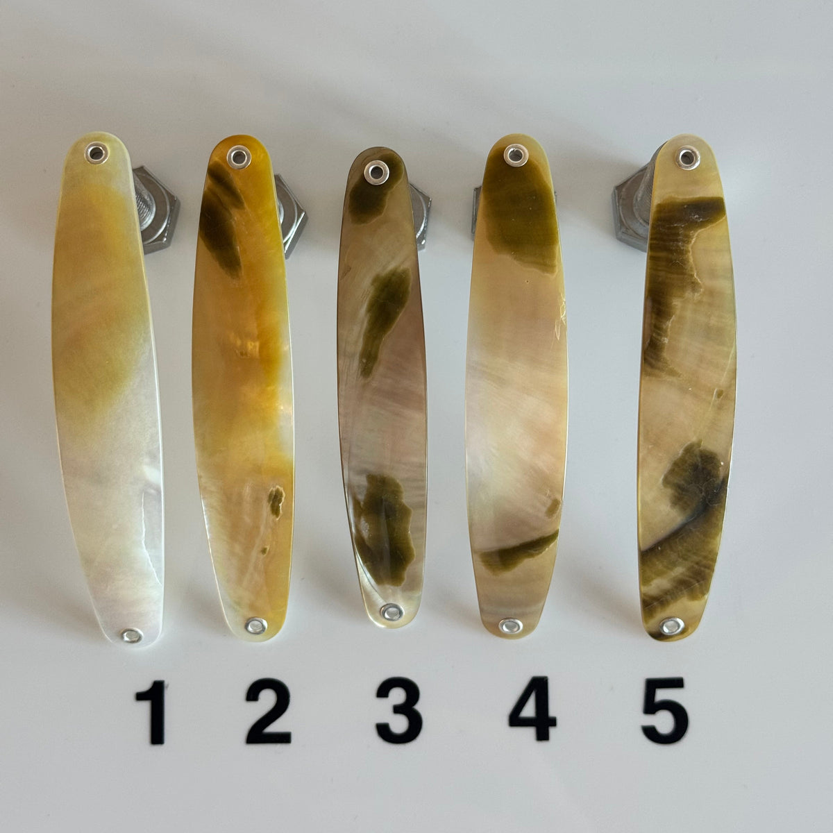 Unikat Jade Perlmutt-Spange 10cm