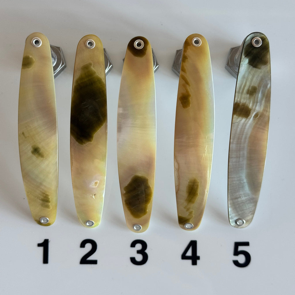 Unikat Jade Perlmutt-Spange 10cm