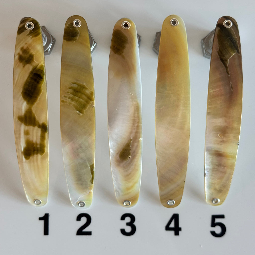 Unikat Jade Perlmutt-Spange 11cm